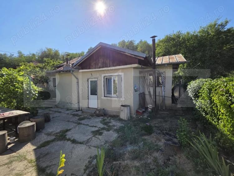 Casă individuală cu 3 camere cu Teren 1820 Mp în Găești