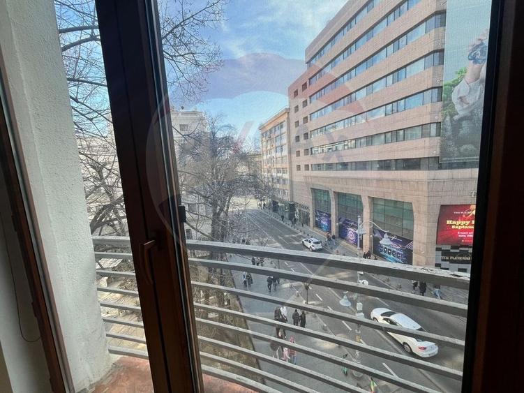 Apartament cu 6 camere circular în Periferie