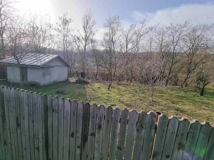 Casă cu 3 camere cu Teren 1523 Mp în Cărbunești