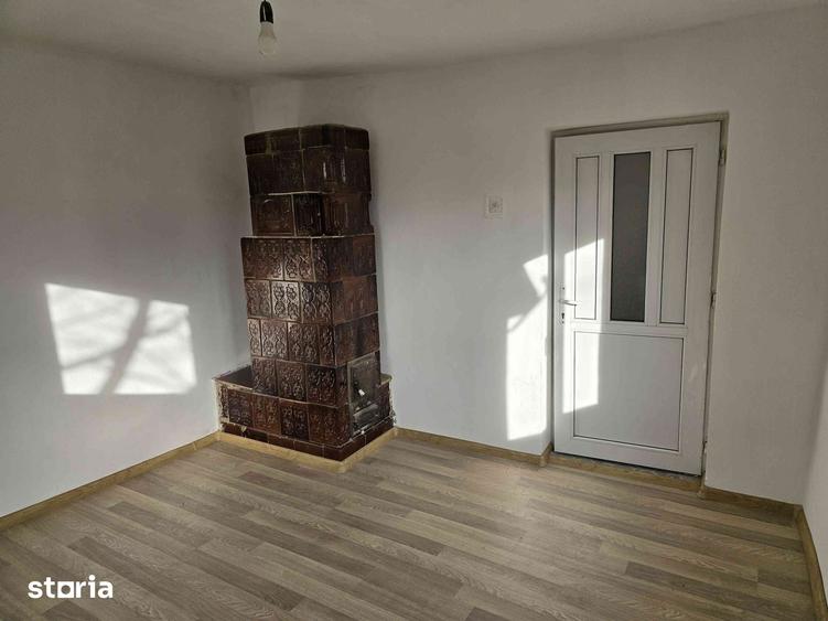 Casă cu 8 camere cu Teren 1200 Mp în Braloștița