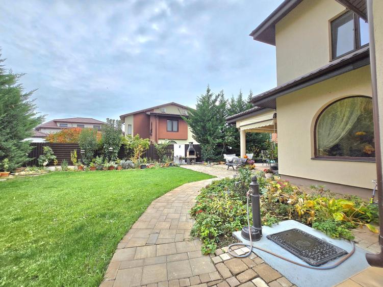 Casă individuală cu 6 camere cu Garaj în Pipera