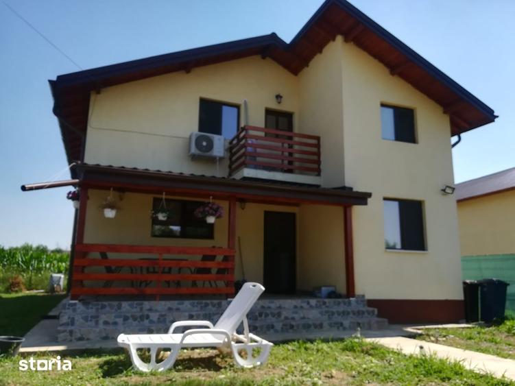 Casă cu 5 camere cu Teren 460 Mp în Buturugeni