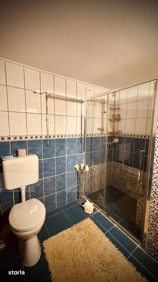 Casă cu 5 camere cu Teren 1000 Mp în Central
