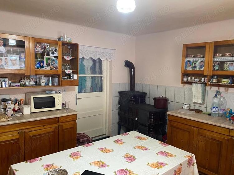 Casă cu 2 camere cu Teren 1875 Mp în Săcășeni