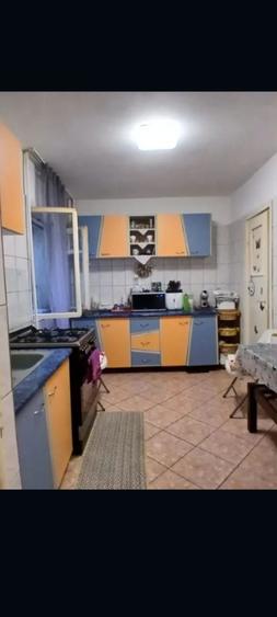 Apartament cu 3 camere semidecomandat în Veteranilor