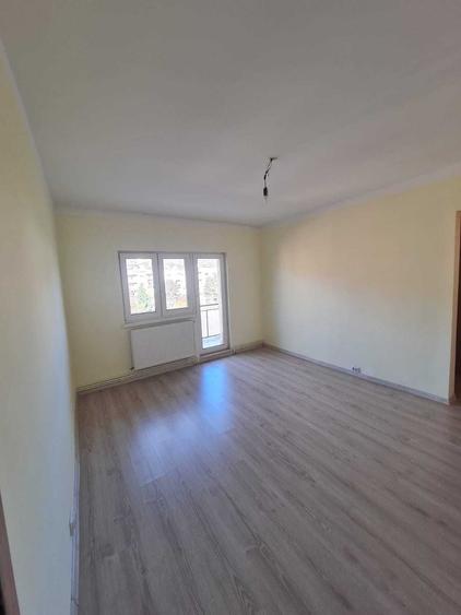 Apartament cu 2 camere semidecomandat în Grigorescu