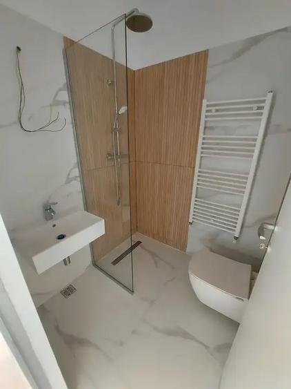 Apartament cu 3 camere decomandat în 13 Septembrie