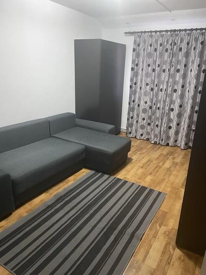 Garsonieră decomandată în Gorjului