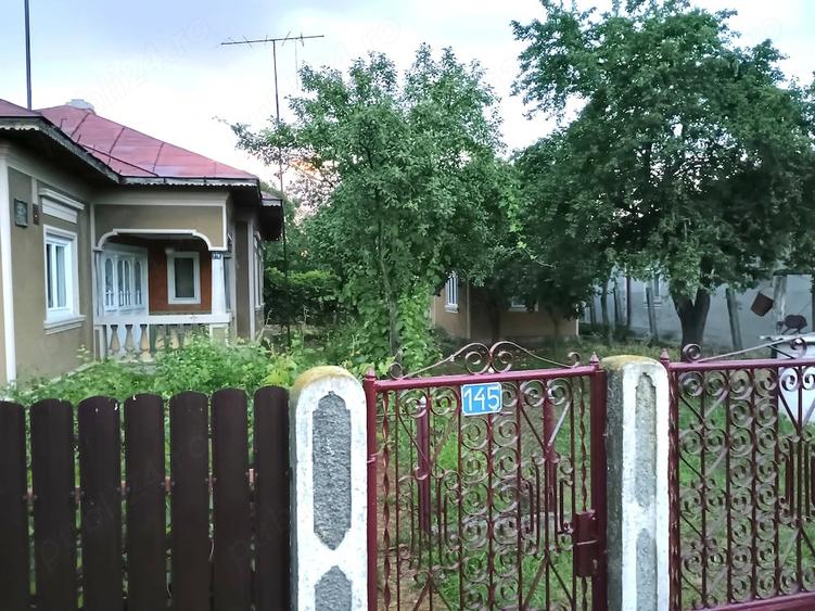 Casă cu Teren 963 Mp în Scrioaștea