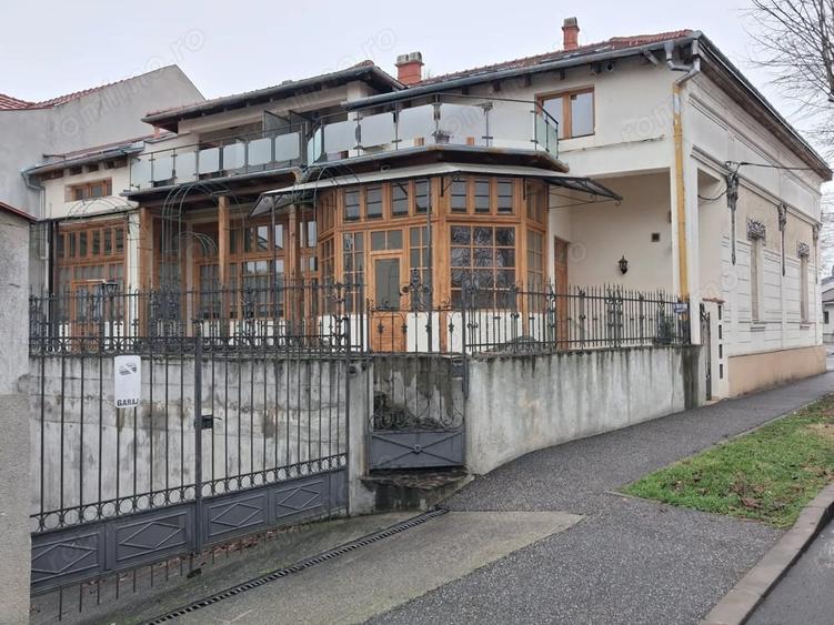 Casă cu Teren 437 Mp în Titulescu