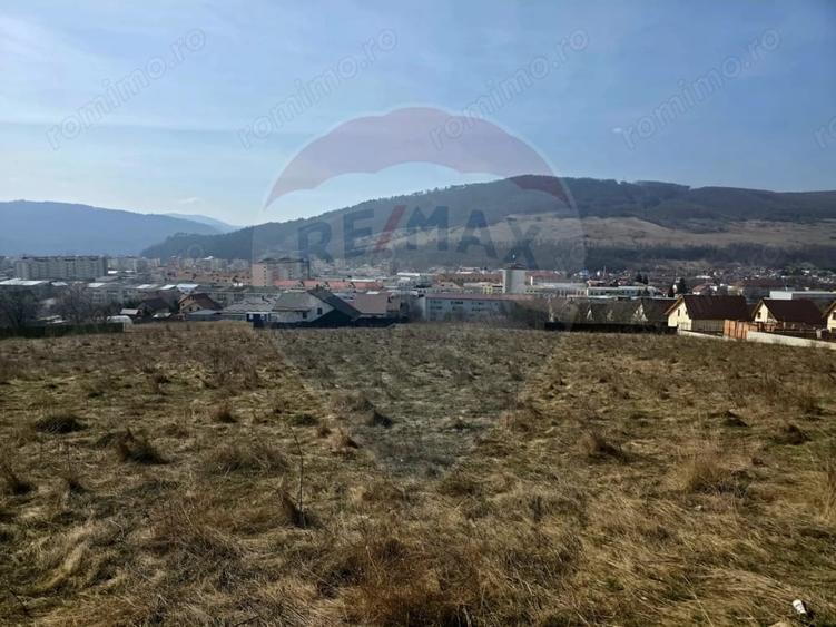 Teren de 2606 mp, în Calea Romanului