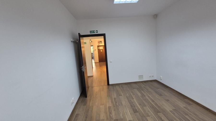 Apartament cu 4 camere decomandat în Domenii