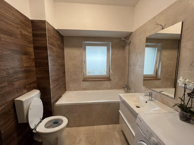 Apartament cu 3 camere semidecomandat, mobilat în Semicentral