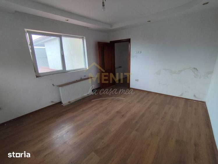 Casă cu 5 camere cu Teren 1508 Mp în Bereasca