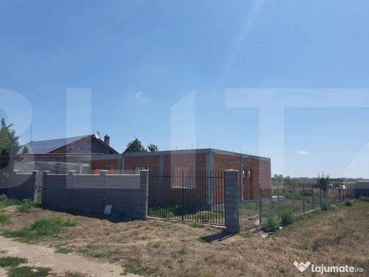 Casă cu 4 camere cu Teren 508 Mp în Torontalului