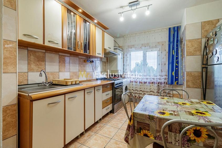Apartament cu 3 camere decomandat în Central