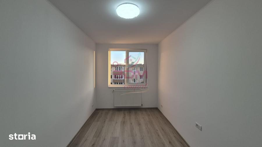 Apartament cu 3 camere semidecomandat în Micro 1