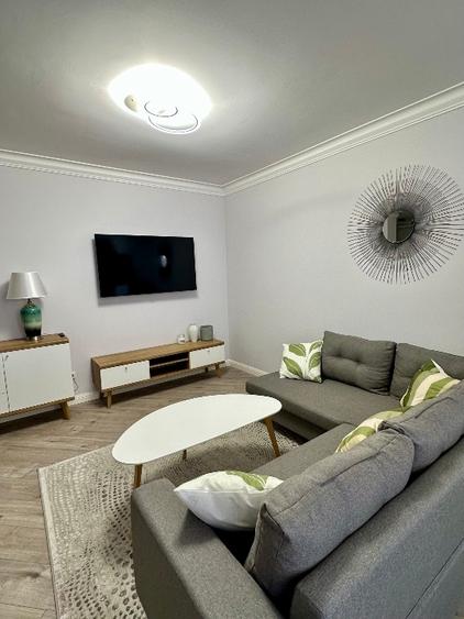 Apartament cu 3 camere decomandat, mobilat în Florești