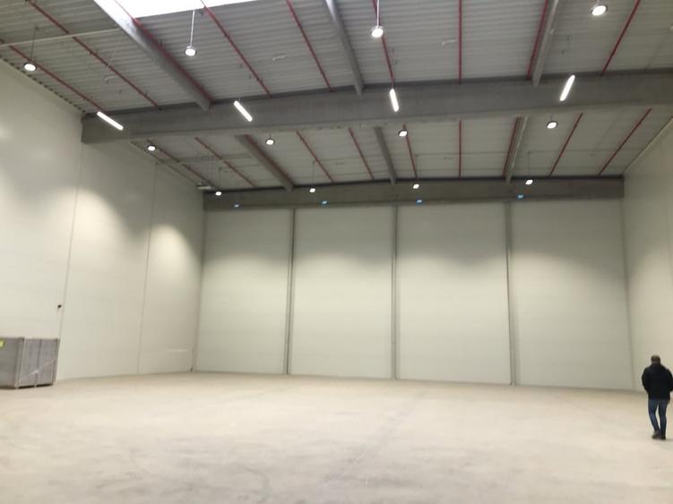 Spațiu industrial, de 1,364 mp, în Exterior Est