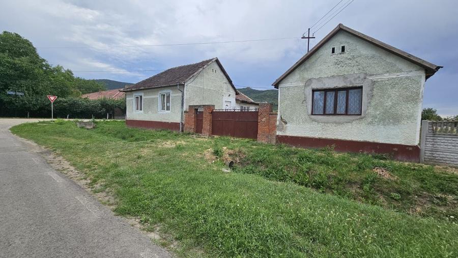 Casă cu 4 camere în Galșa