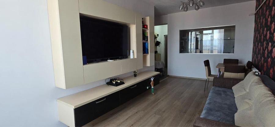 Apartament cu 2 camere semidecomandat în Exterior Sud