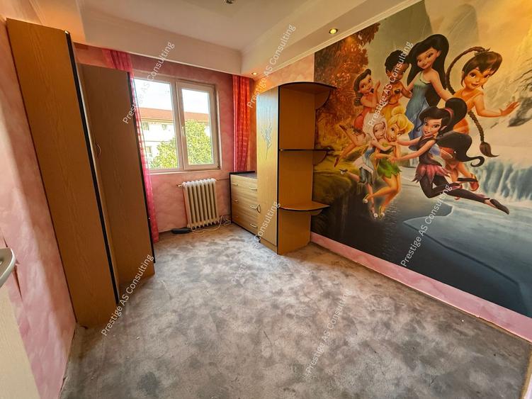 Apartament cu 3 camere semidecomandat în Șagului