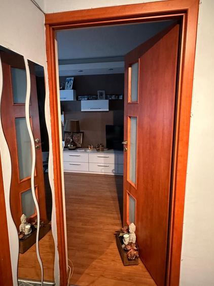 Inchiriez apartament 2 camere - 3