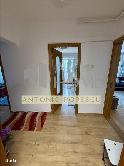 Apartament cu 4 camere decomandat în Republicii