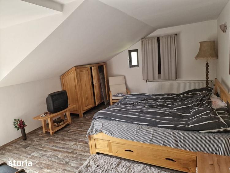Casă cu 5 camere cu Teren 2000 Mp în Comarnic