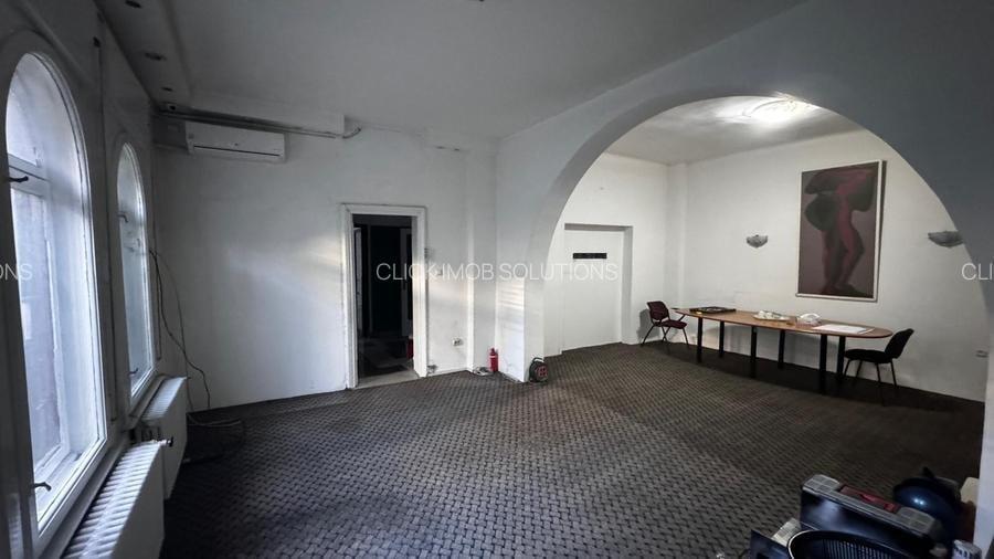 Apartament cu 4 camere semidecomandat în Mărășești