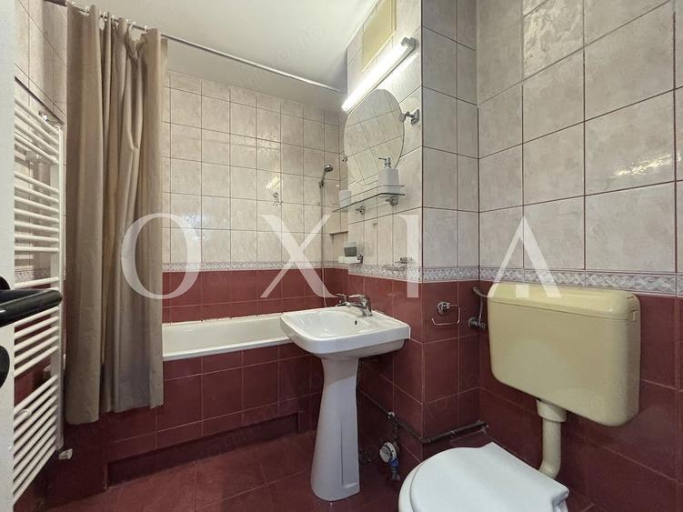 Apartament cu 3 camere decomandat în Cetății