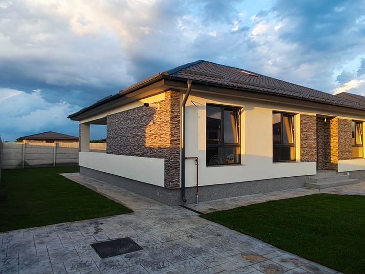Casă individuală cu 4 camere cu Teren 380 Mp în Bâcu