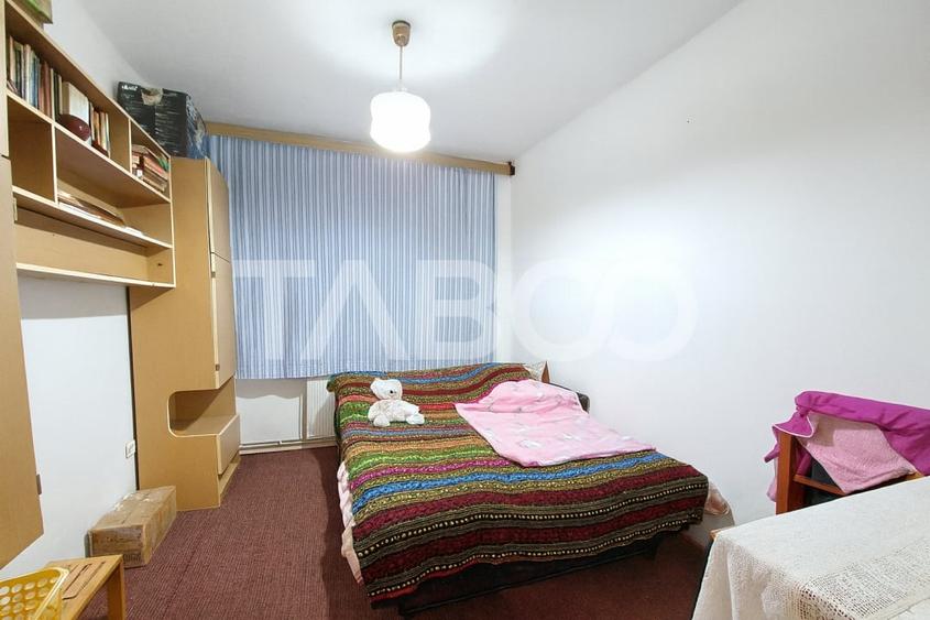 Apartament cu 3 camere decomandat, mobilat în Cisnădie