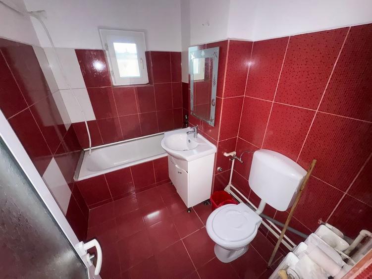 Apartament cu 2 camere decomandat, mobilat în Poarta 6