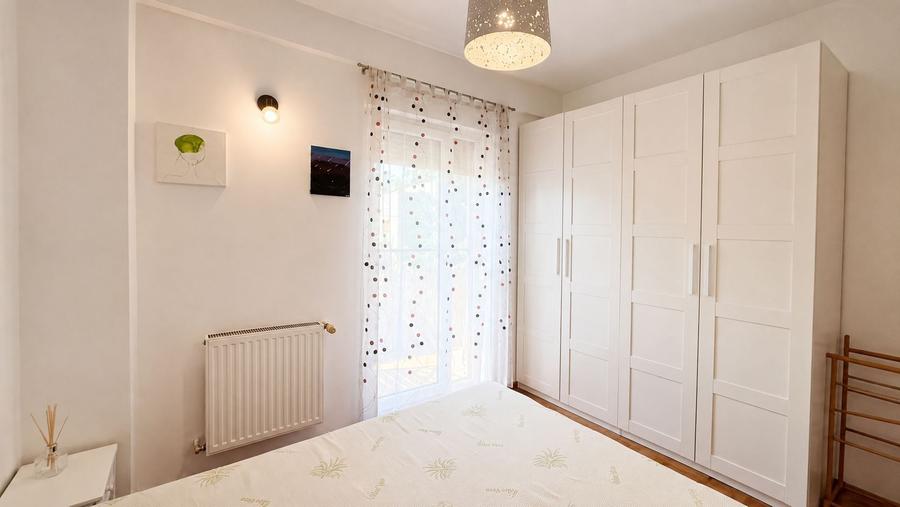 Apartament cu 3 camere decomandat, mobilat în Aradului