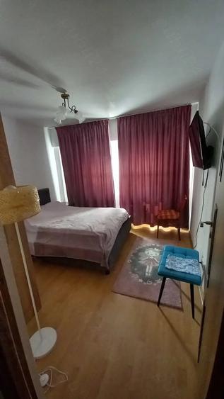 Apartament cu 3 camere decomandat în Casa de Cultură