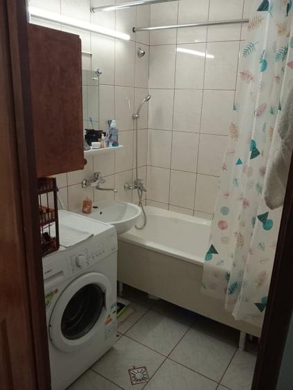 Apartament cu 2 camere, mobilat în Central — fotografia 3