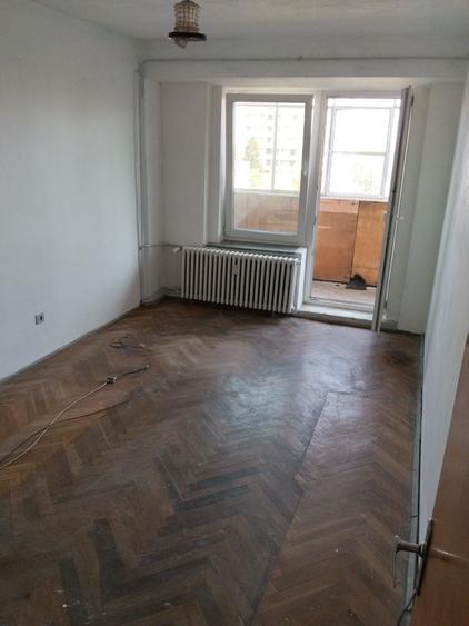 Apartament cu 3 camere decomandat în Malul Mureșului