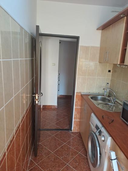 Garsonieră decomandată în Drumul Carului
