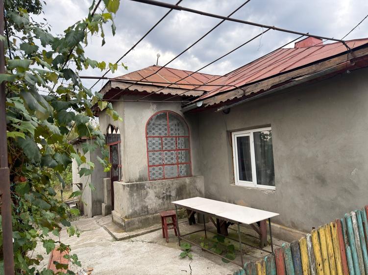 Casă cu 4 camere în Milcovățu