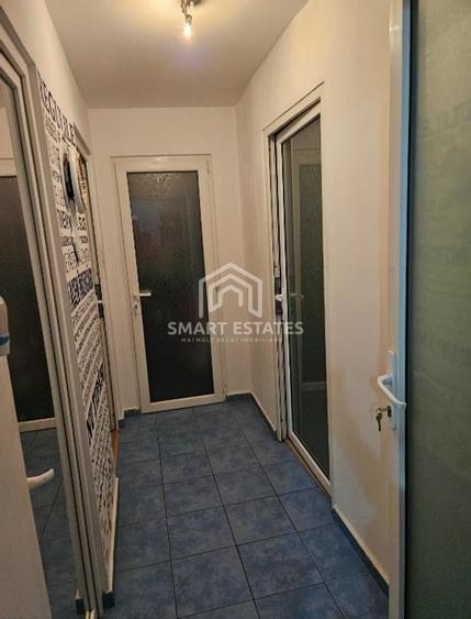 Apartament cu 3 camere semidecomandat, mobilat în Berceni