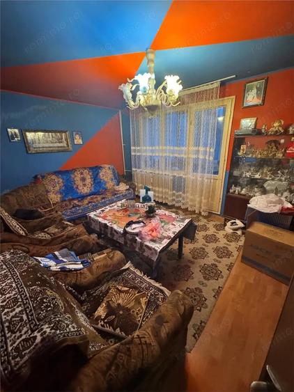 Apartament cu 4 camere decomandat în Brâncoveanu