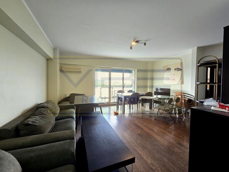 Apartament cu 4 camere decomandat, mobilat în Central