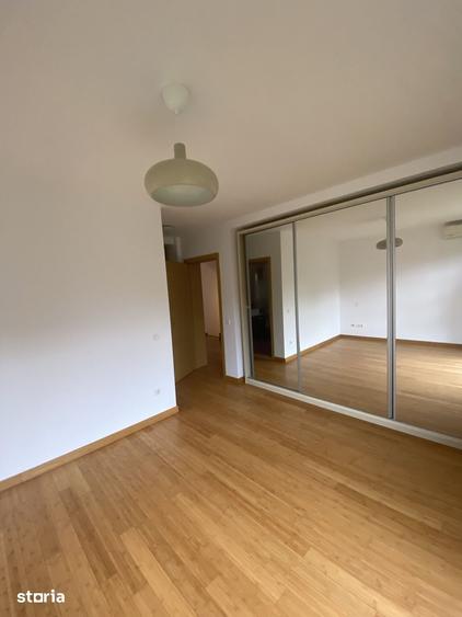 Casă cu 5 camere cu Teren 250 Mp în Central