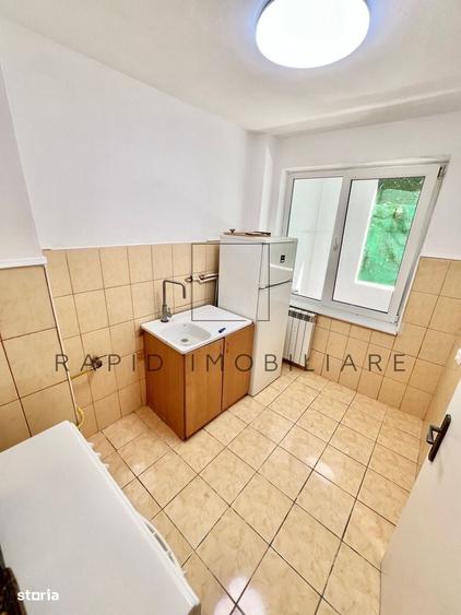 Apartament cu 3 camere semidecomandat în Faleză