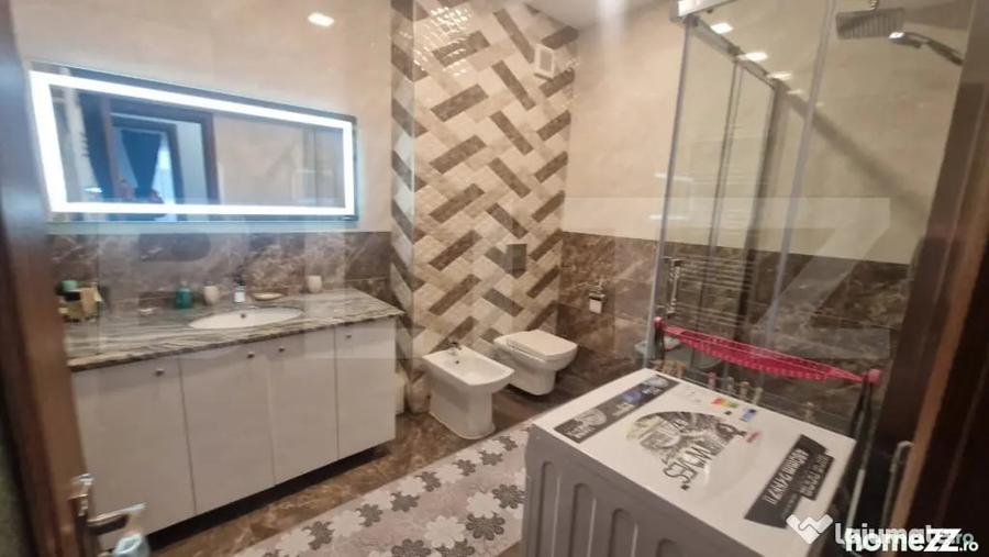 Apartament cu 3 camere decomandat în 13 Decembrie