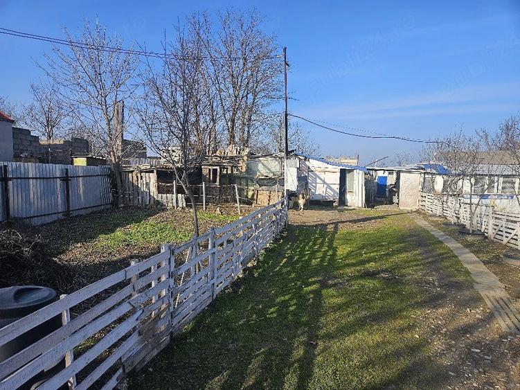 Casă cu Teren 2700 Mp în Baldovinești