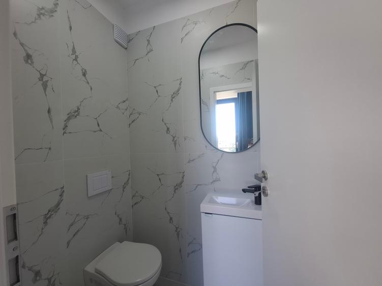 Penthouse cu 3 camere decomandat în Prelungirea Ghencea