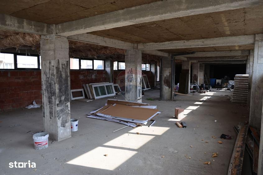 Spațiu comercial, de 317 mp, în Ipotești