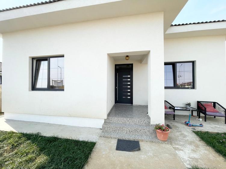 Casă individuală cu 4 camere cu Canalizare în Urseni